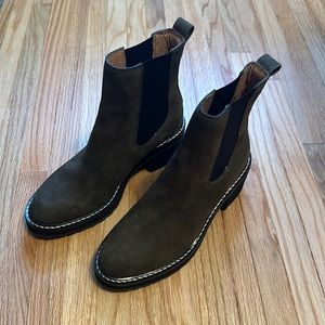 Madewell Carina Platform Chelsea Boot - size 5.5 olive suede